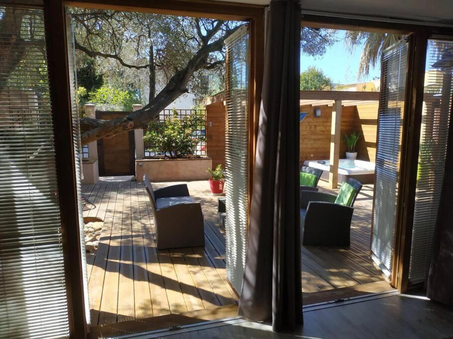 Appartement Studio Jacuzzi Prive A 8 Min A Pied De La Plage à La Ciotat Extérieur photo