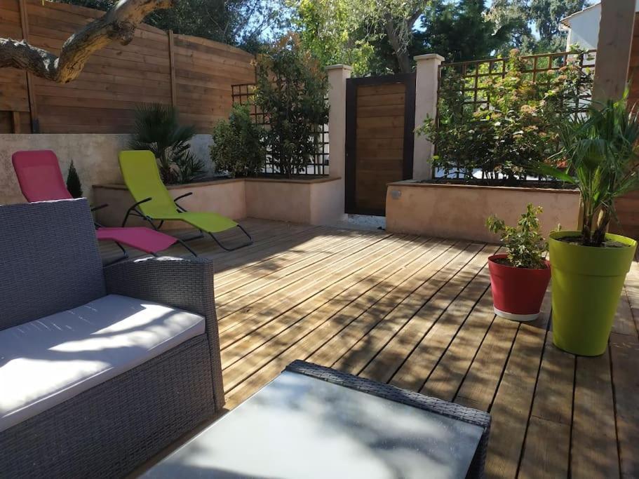 Appartement Studio Jacuzzi Prive A 8 Min A Pied De La Plage à La Ciotat Extérieur photo