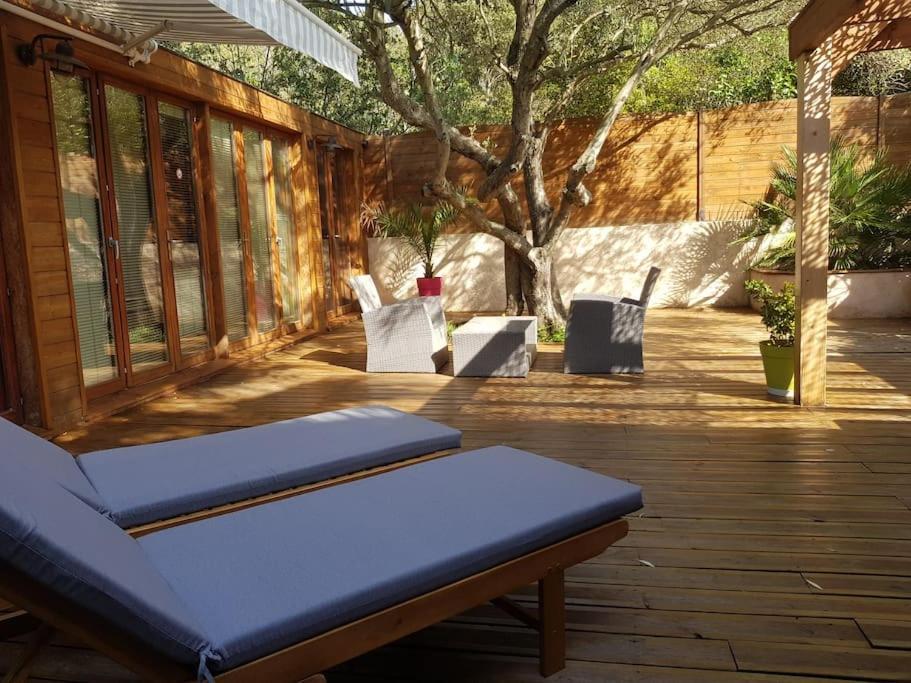 Appartement Studio Jacuzzi Prive A 8 Min A Pied De La Plage à La Ciotat Extérieur photo