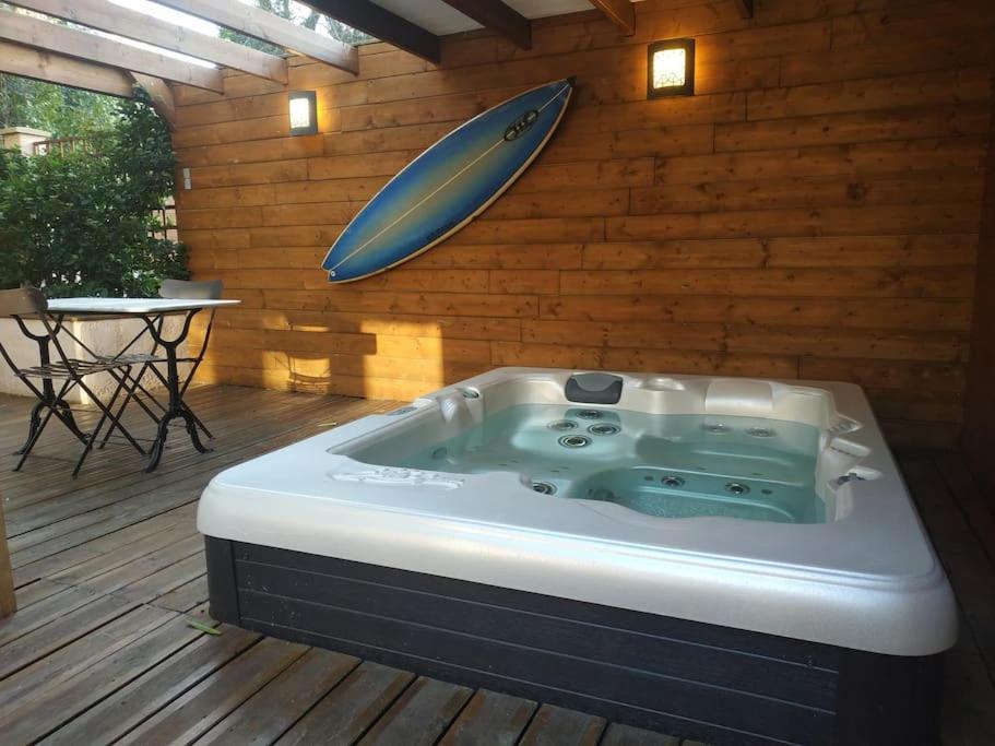 Appartement Studio Jacuzzi Prive A 8 Min A Pied De La Plage à La Ciotat Extérieur photo