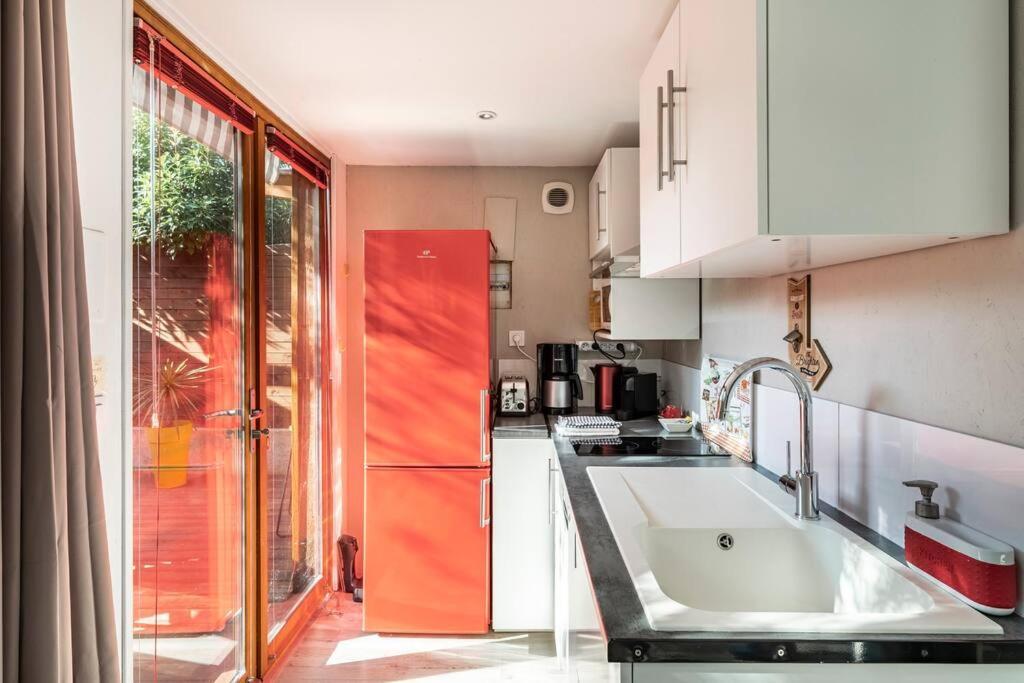 Appartement Studio Jacuzzi Prive A 8 Min A Pied De La Plage à La Ciotat Extérieur photo