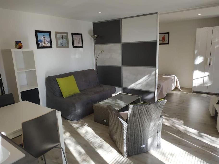 Appartement Studio Jacuzzi Prive A 8 Min A Pied De La Plage à La Ciotat Extérieur photo