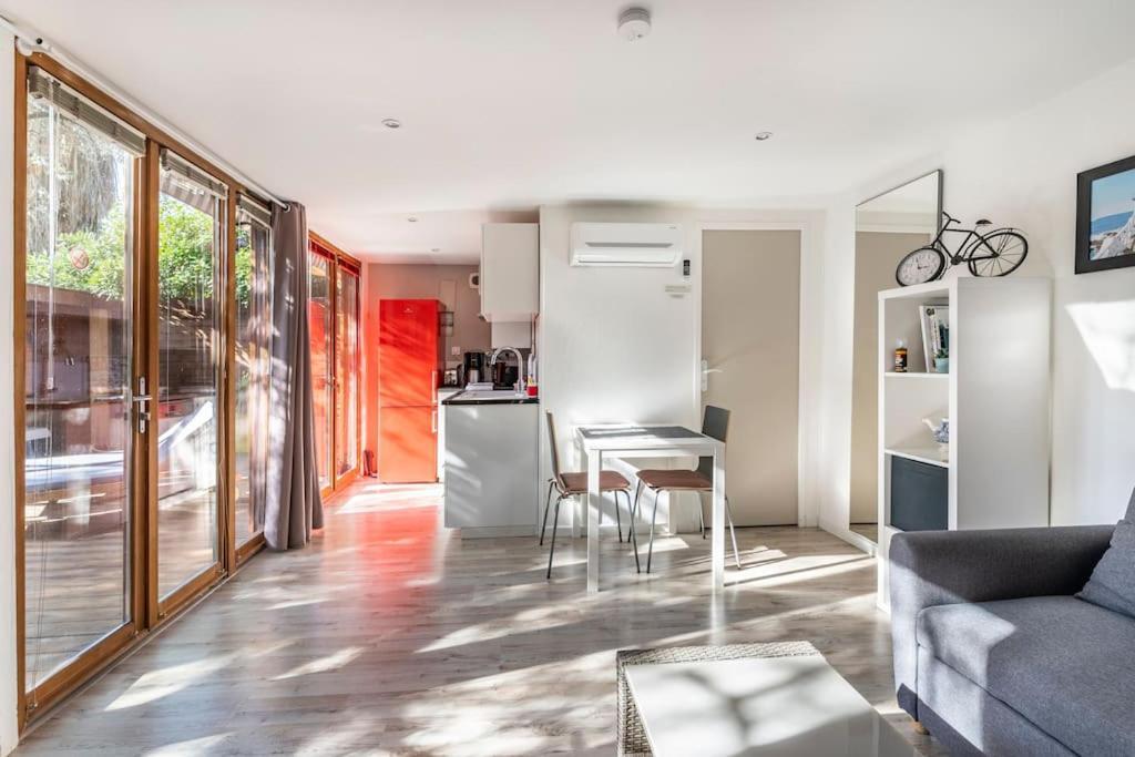 Appartement Studio Jacuzzi Prive A 8 Min A Pied De La Plage à La Ciotat Extérieur photo