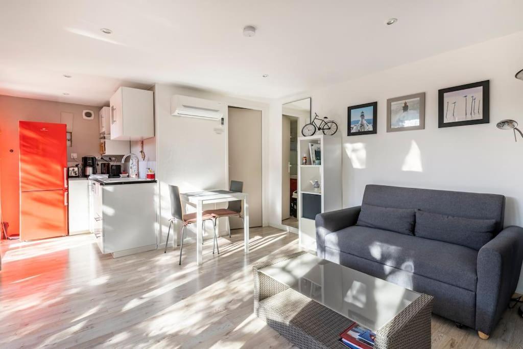 Appartement Studio Jacuzzi Prive A 8 Min A Pied De La Plage à La Ciotat Extérieur photo