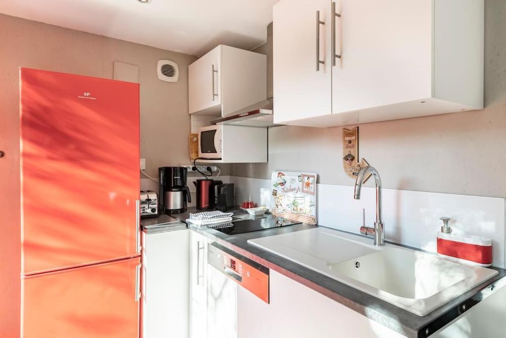 Appartement Studio Jacuzzi Prive A 8 Min A Pied De La Plage à La Ciotat Extérieur photo
